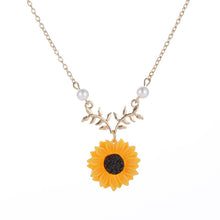 Load image into Gallery viewer, Sunflower Pearl Leaf Pendant Necklace
